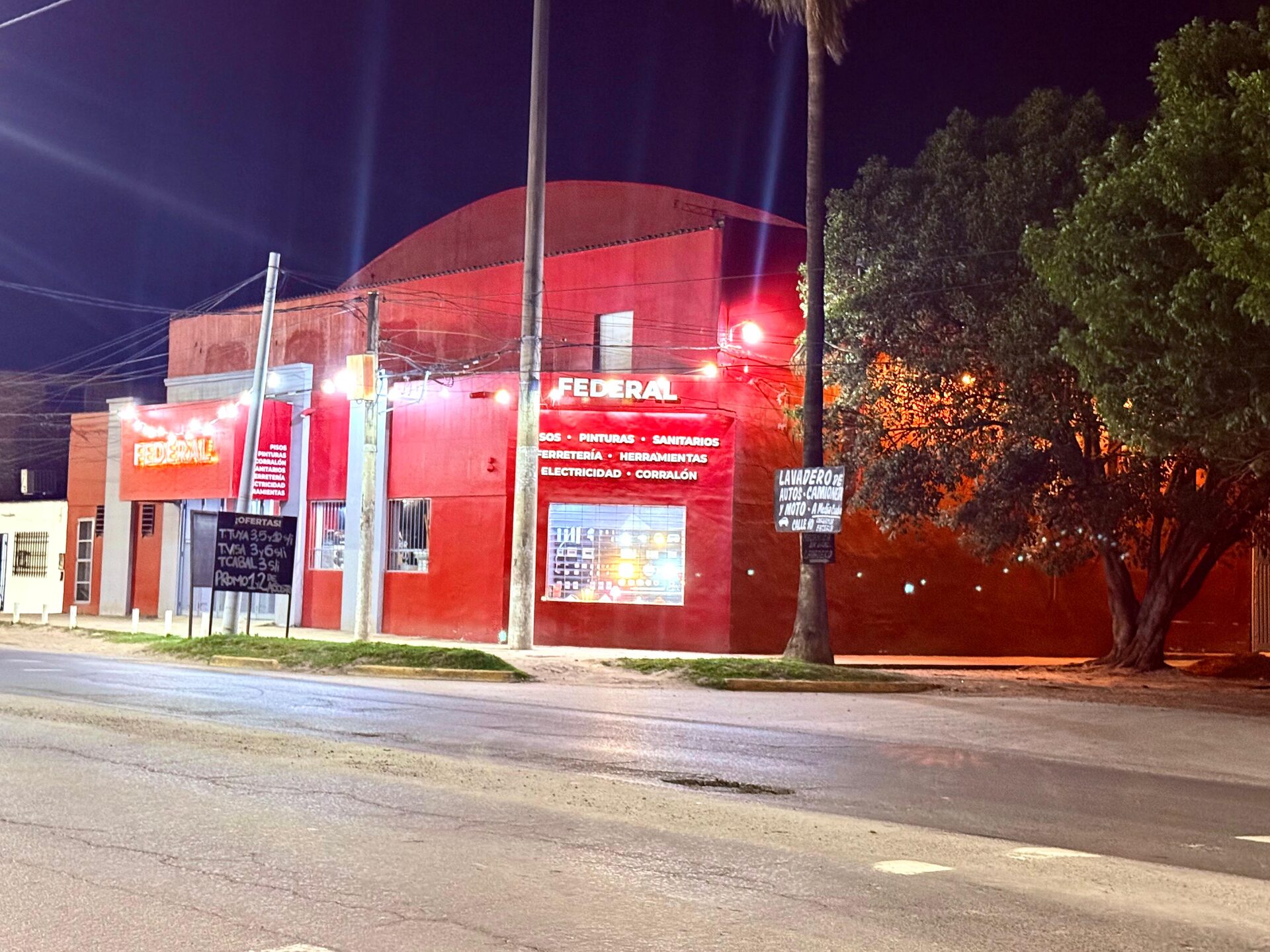 Fachada de Federal Corralón, Av. Castelli 1802, Resistencia, Chaco